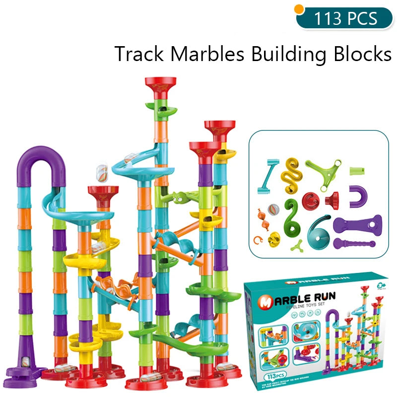 Circuito de canicas con bloques de construcción educativos