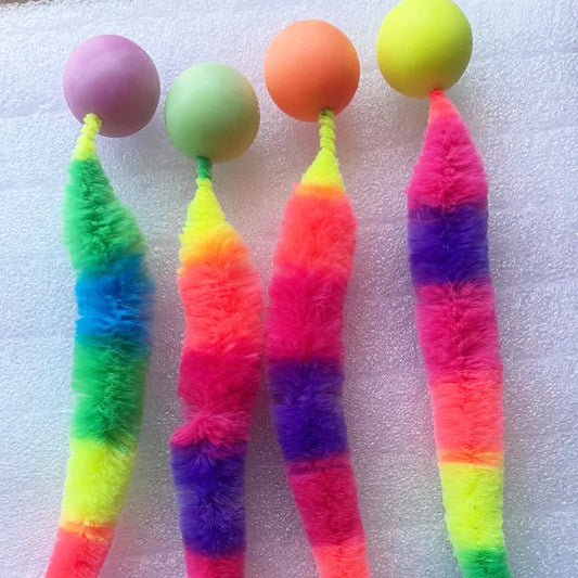 Juguete interactivo elástico para gatos con pelota saltarina