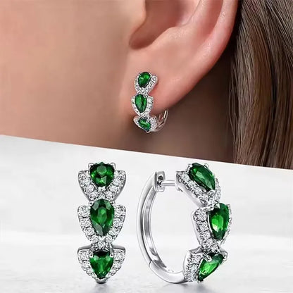 Pendientes de aro elegantes con gema sintética brillante