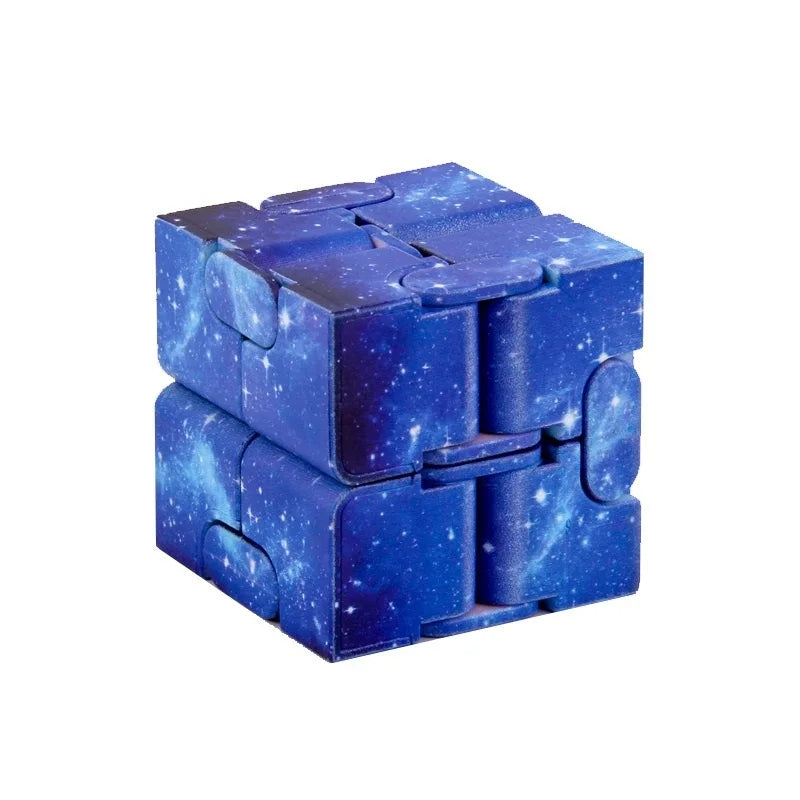 Cubo infinito antiestrés tipo fidget para manos inquietas
