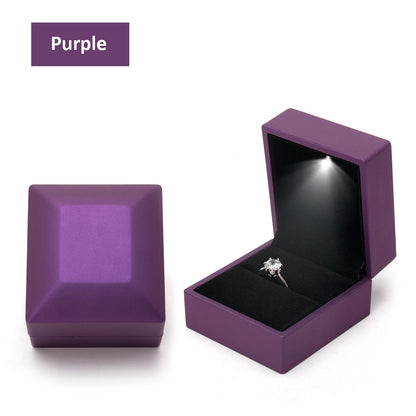 Caja de joyería con luz LED para anillos, collares y regalos