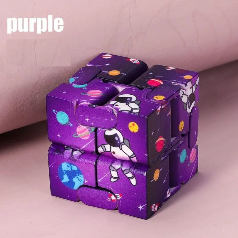 Cubo infinito antiestrés tipo fidget para manos inquietas