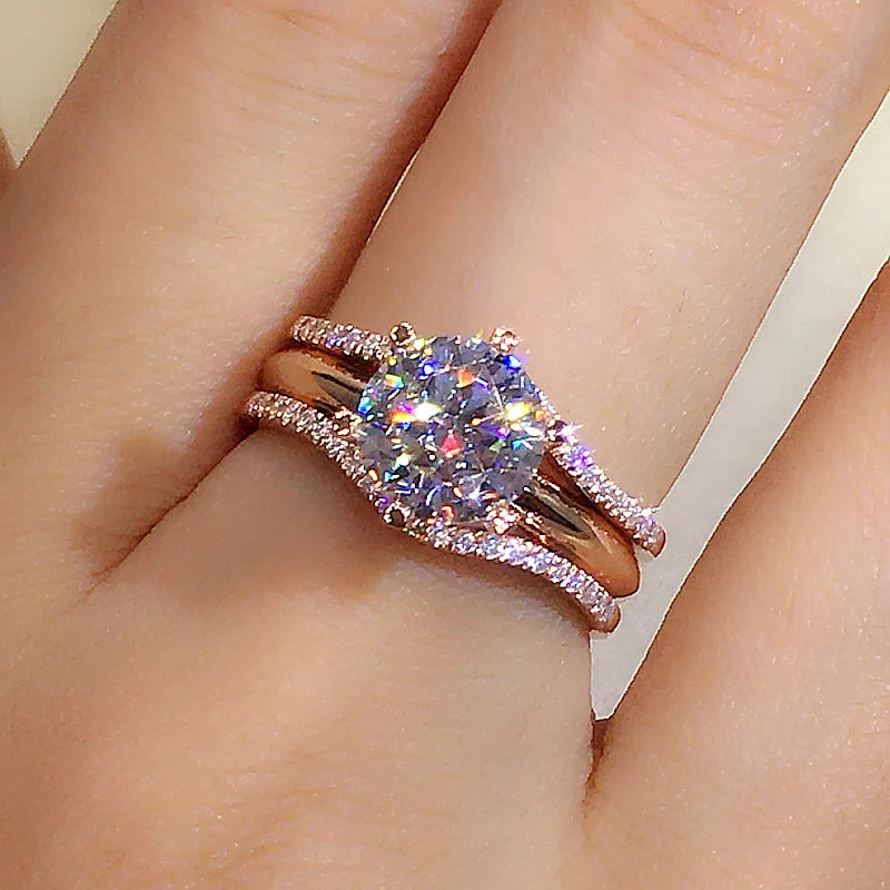 Anillo color oro rosa con circonita de 6 garras