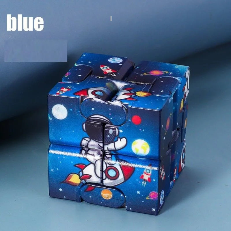 Cubo infinito antiestrés tipo fidget para manos inquietas